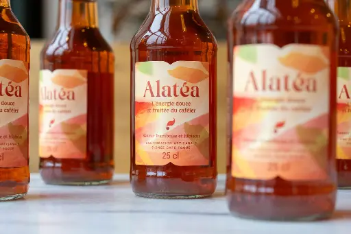 Bouteilles d'Alatéa à base de cafeier
